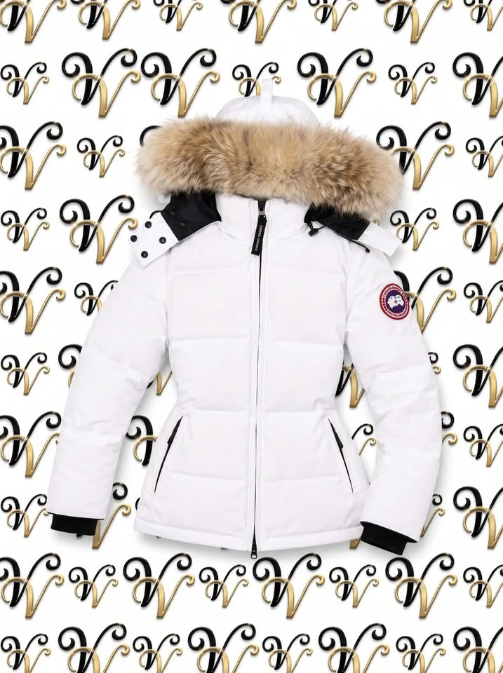 WHITE SNATCHABLE COAT